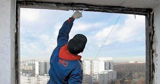 Демонтаж остекления балкона в Бердске - цена от 561 руб. - Сварной-Брд